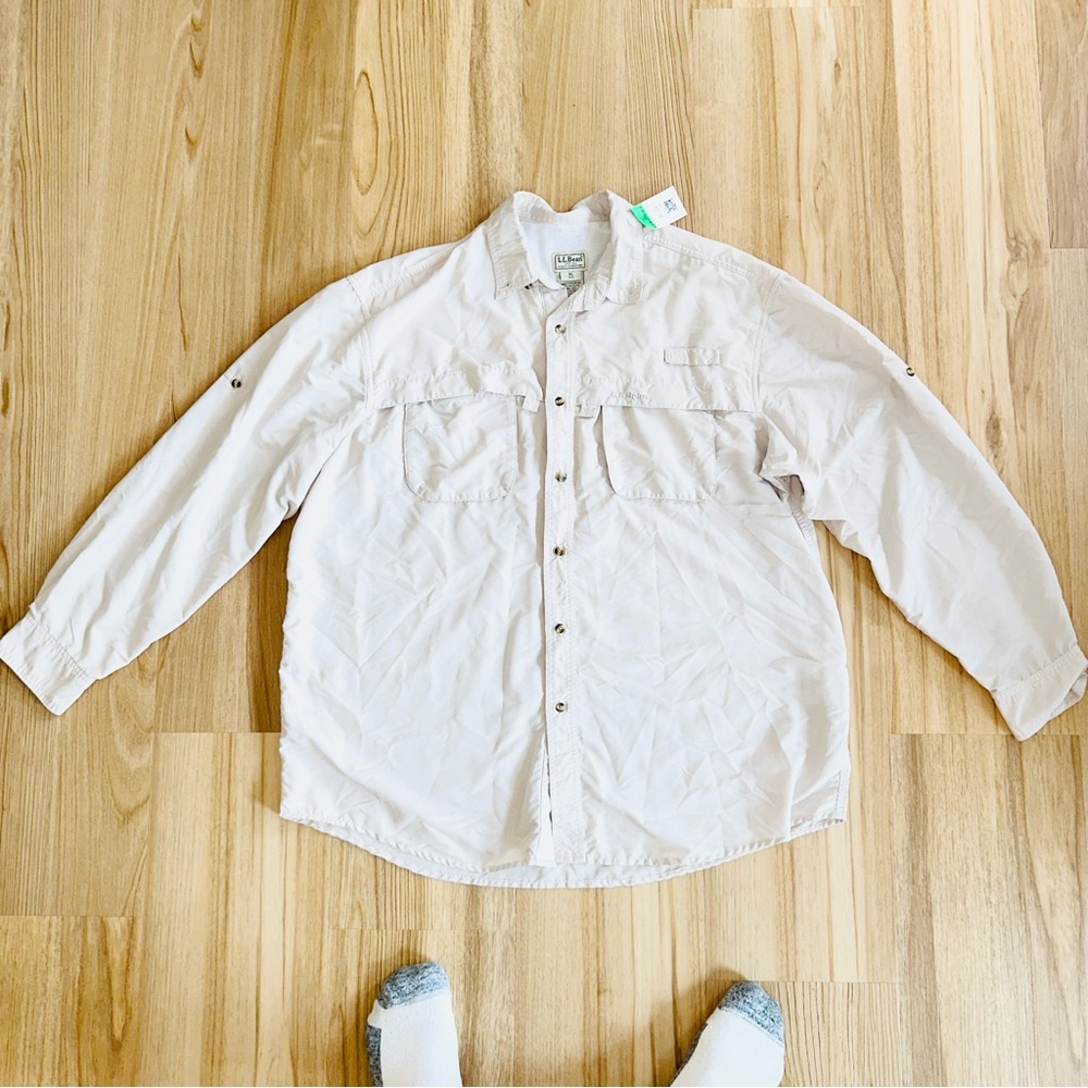L.L. Bean Men’s Shirt XL Button Down Beige Double Pocket Activewear Nylon
